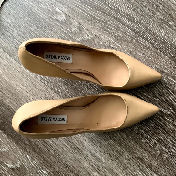 Steve Madden Nude Pumps Heels - Picture 1 of 2